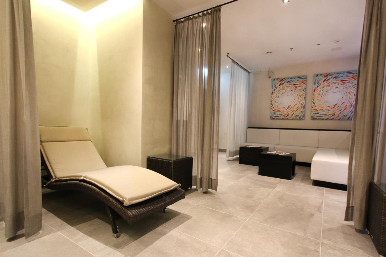 Hotel Wemperhardt Bagian luar foto
