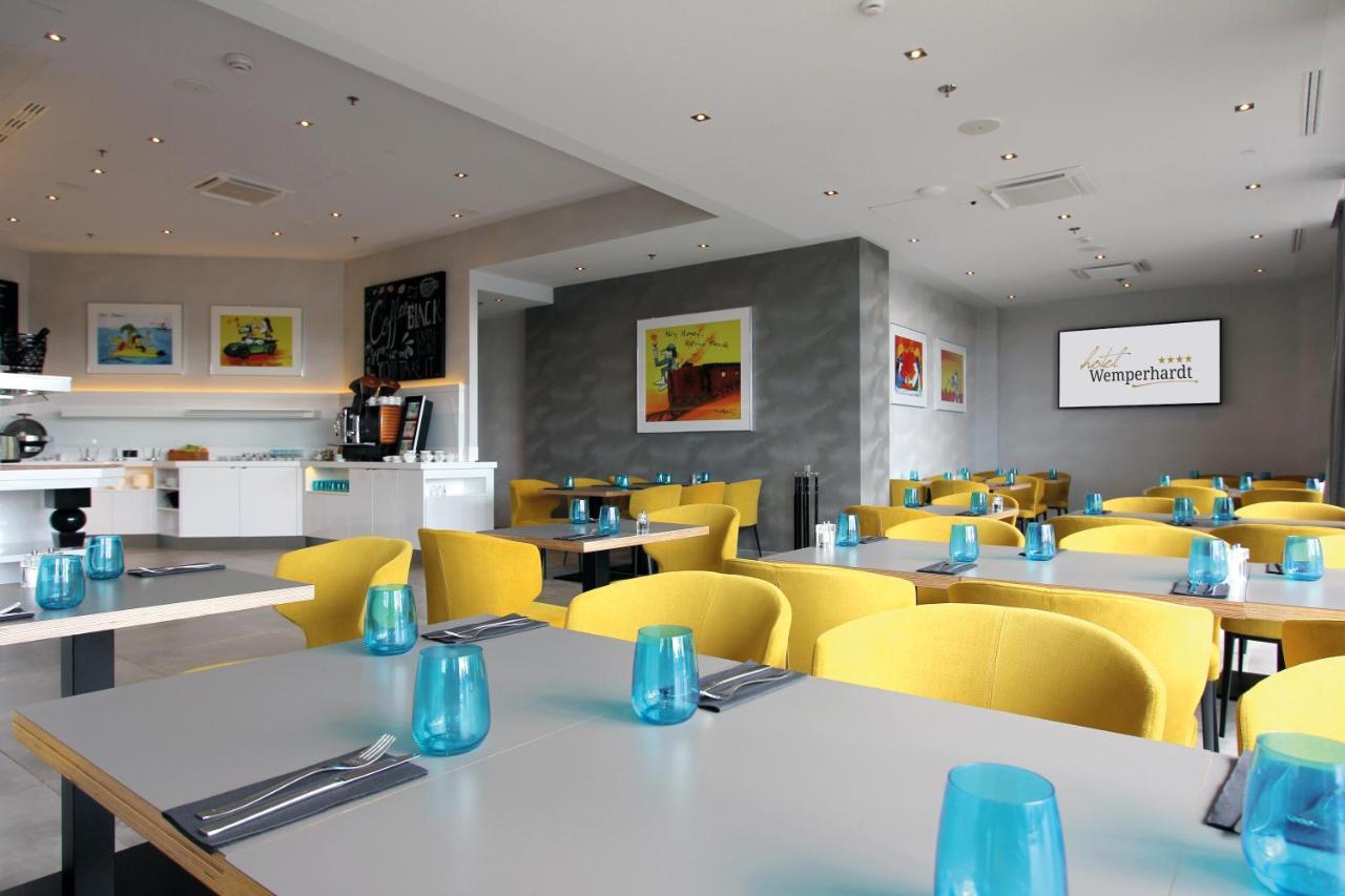 Hotel Wemperhardt Bagian luar foto