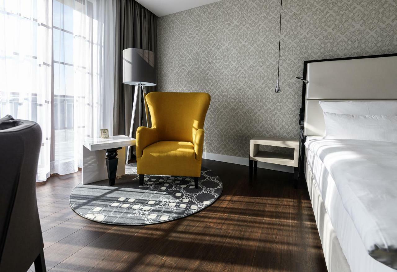 Hotel Wemperhardt Bagian luar foto