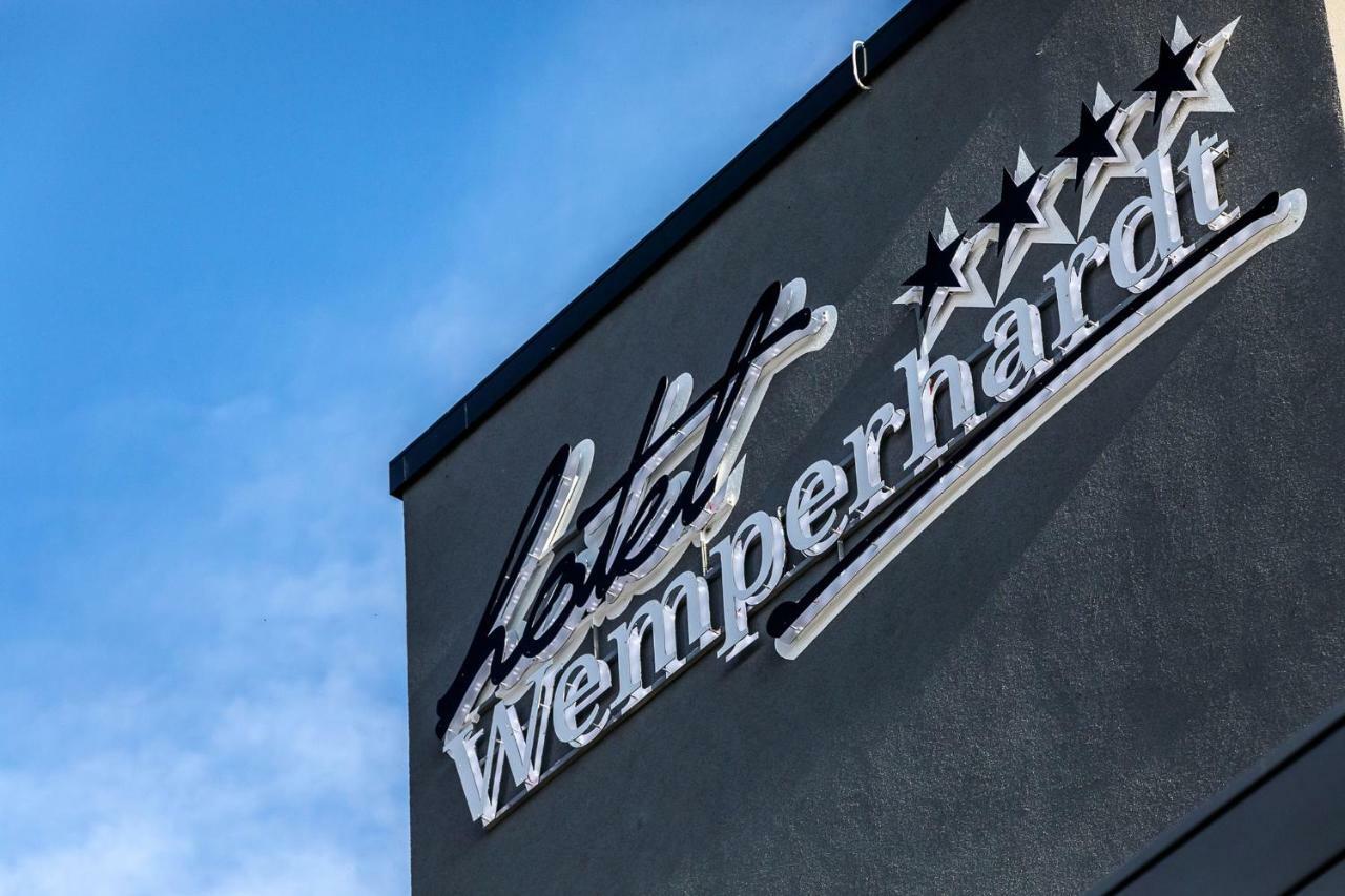 Hotel Wemperhardt Bagian luar foto